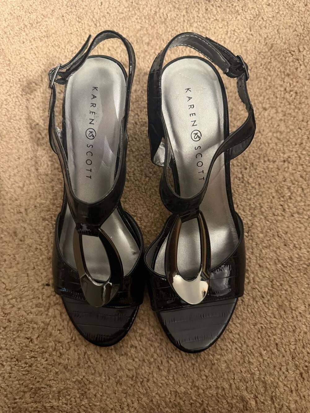 Karen Scott Black Patent Open Toe Heeled Sandals with silver hardware Size 7.5M